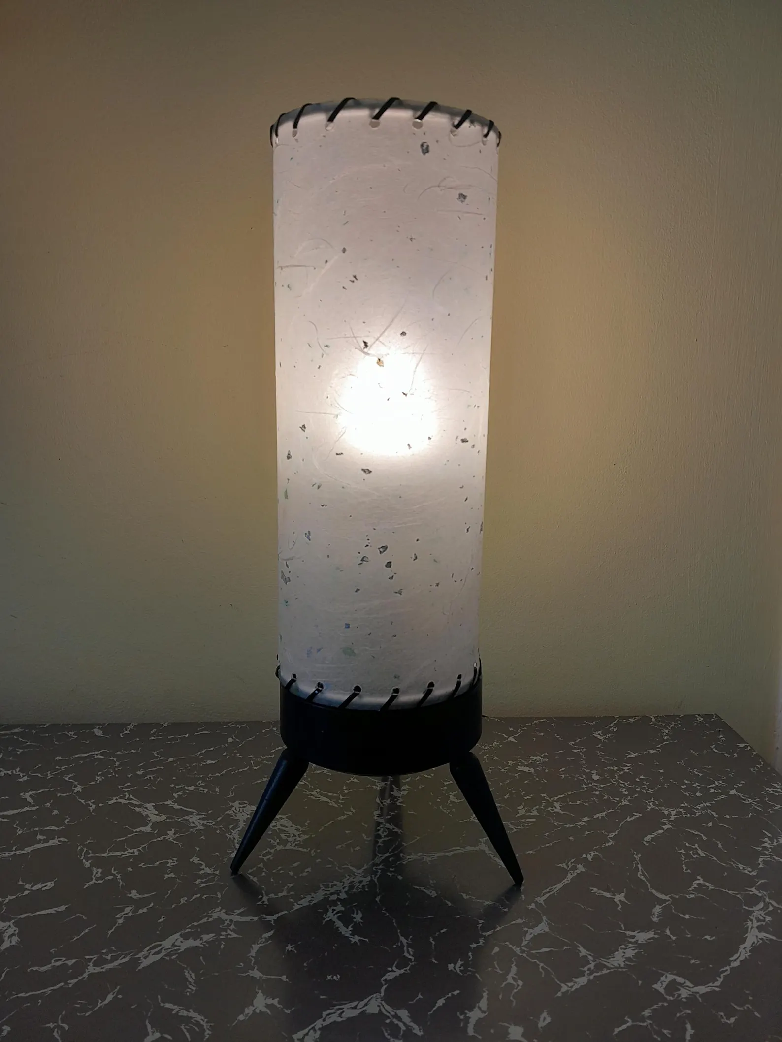 Retro 1950's Style Tripod Lamp.