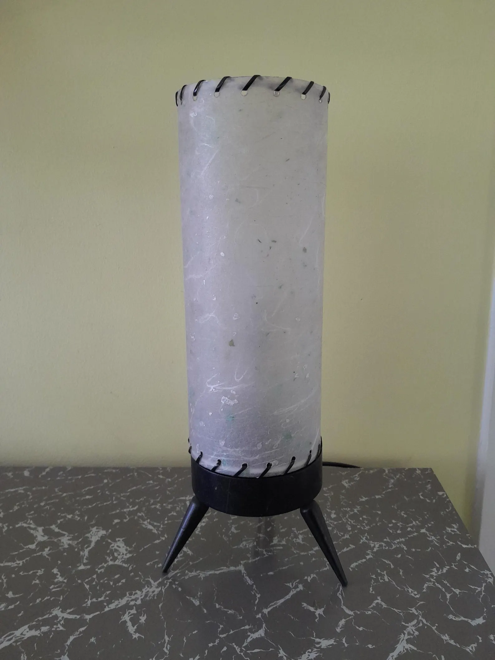 Retro 1950's Style Tripod Lamp. - Image 2