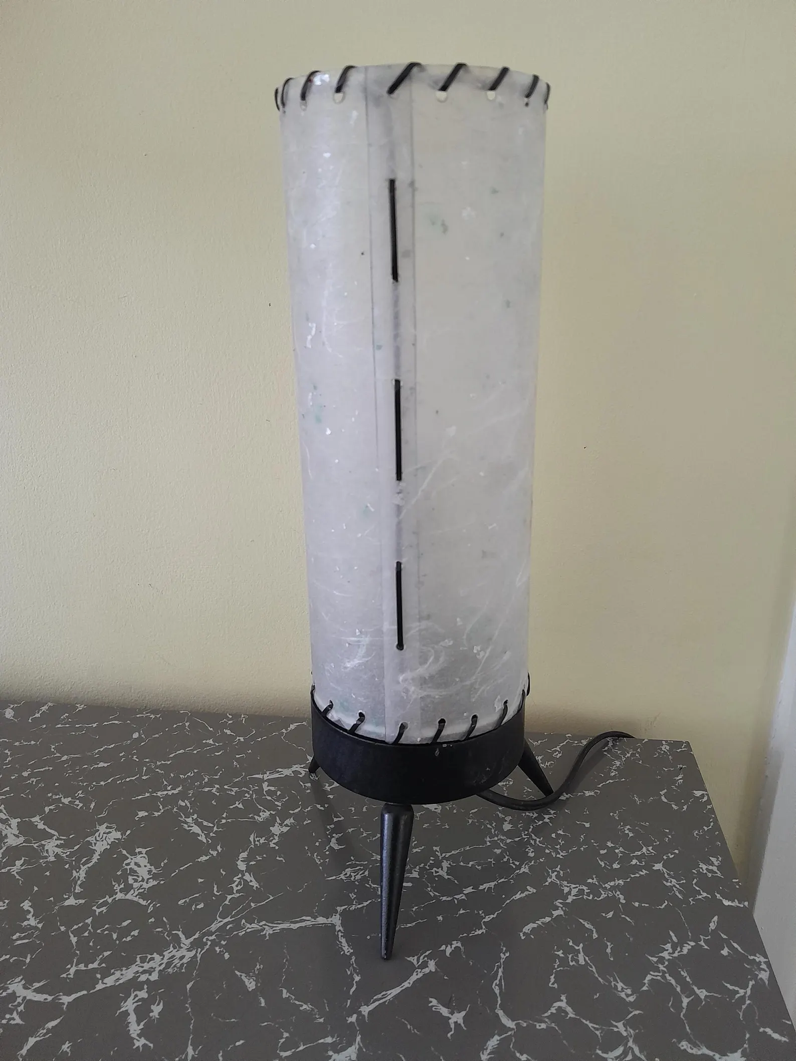 Retro 1950's Style Tripod Lamp. - Image 3